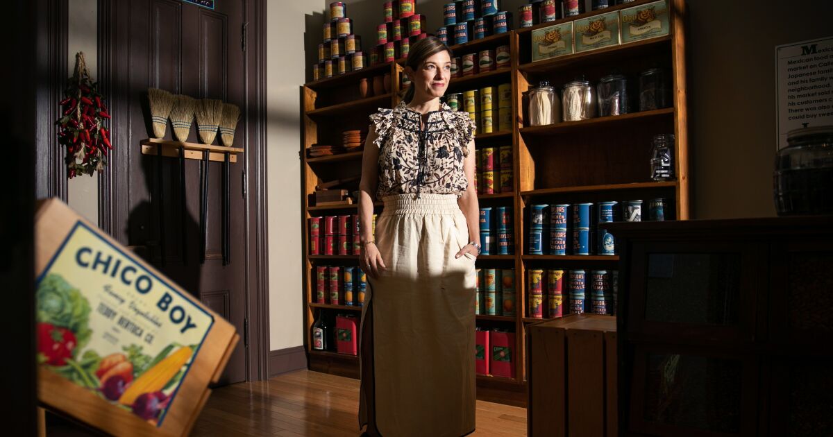 Pati Jinich en ‘La Frontera’, explorando la comida a lo largo de la frontera entre Estados Unidos y México Pati Jinich en ‘La Frontera’, explorando la comida a lo largo de la frontera entre Estados Unidos y México