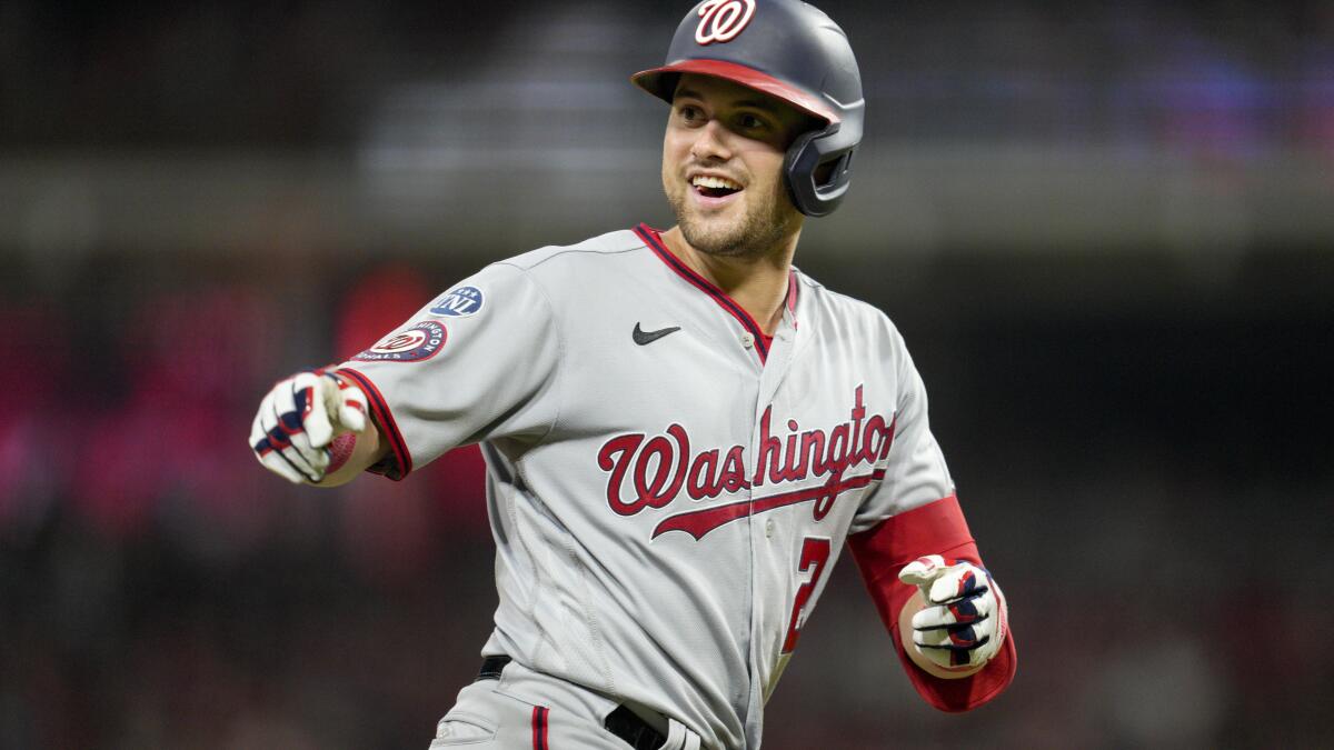 Nationals bats stay hot, beat Brewers 8-6