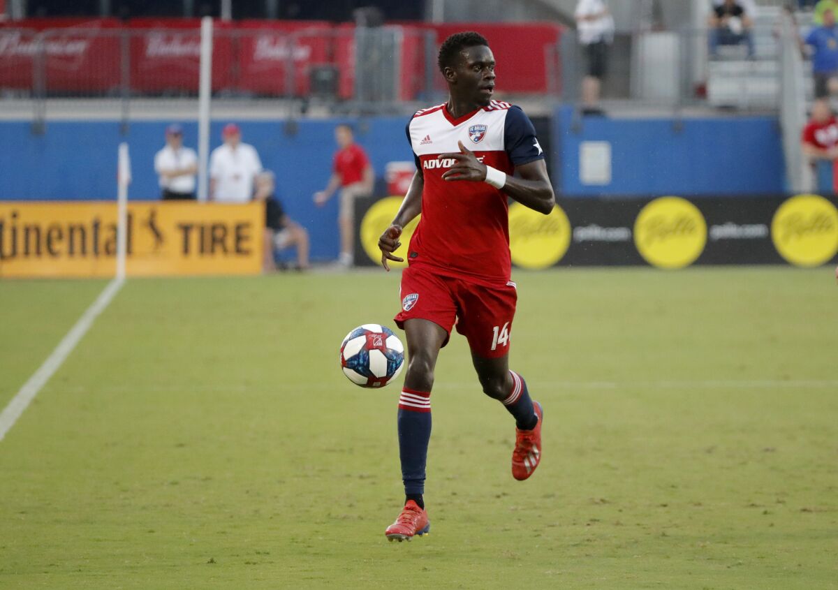 Dominique Badji controls the ball during his stint with FC Dallas in 2019.