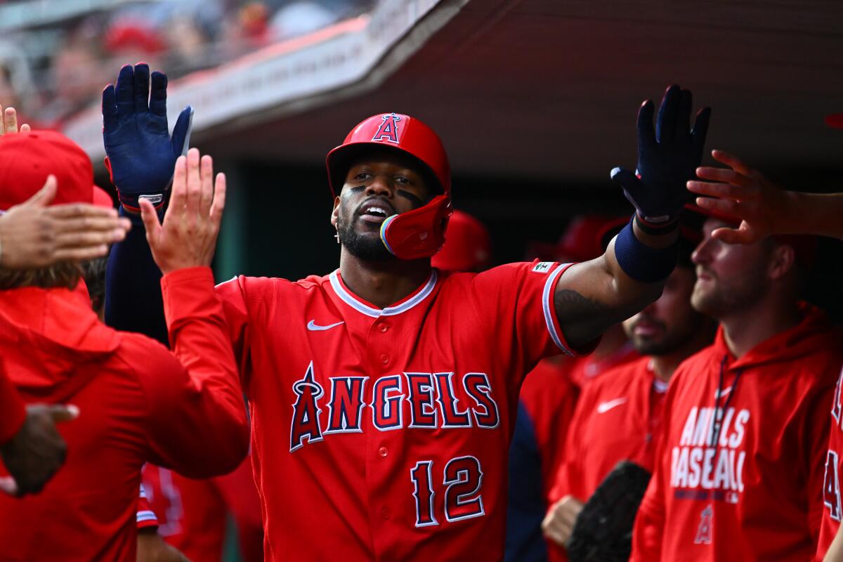Los Angeles Angels vs Cincinnati Reds image 4