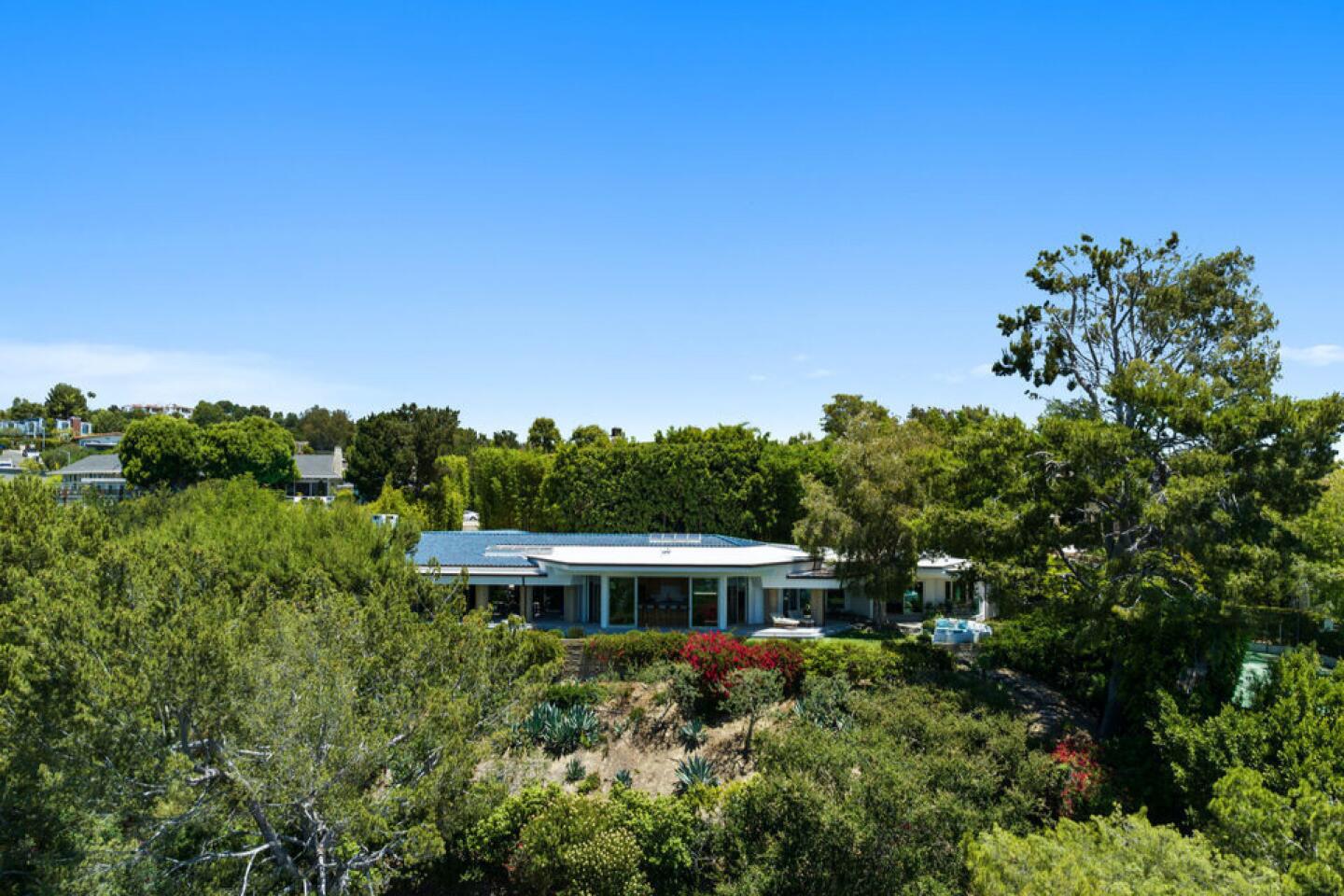 Bel-Air Midcentury built for Doors guitarist Robby Krieger asks $13.9 ...