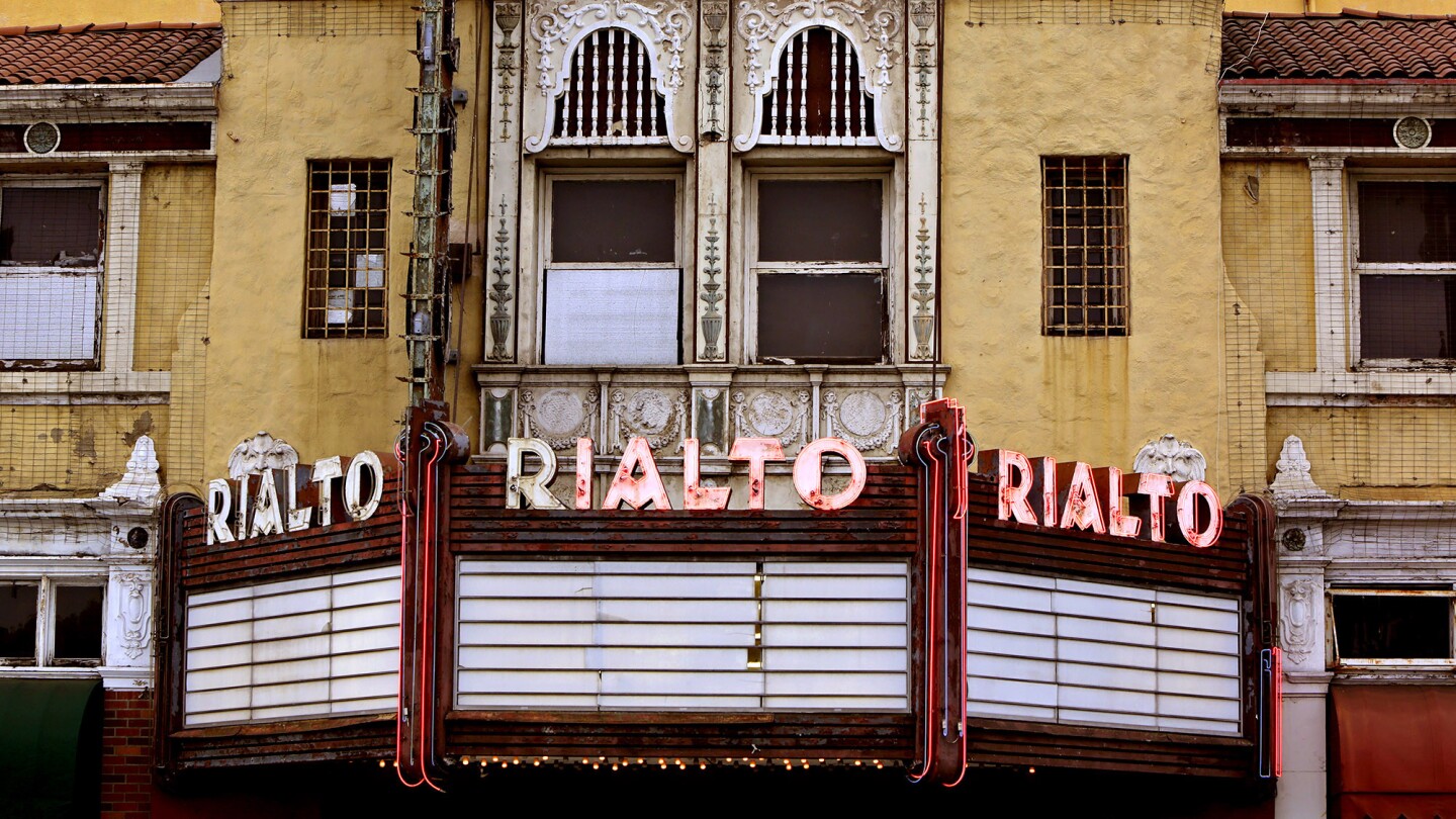 The Rialto Theatre was designed by Lewis A. Smith, who designed dozens of Southern California movie palaces.