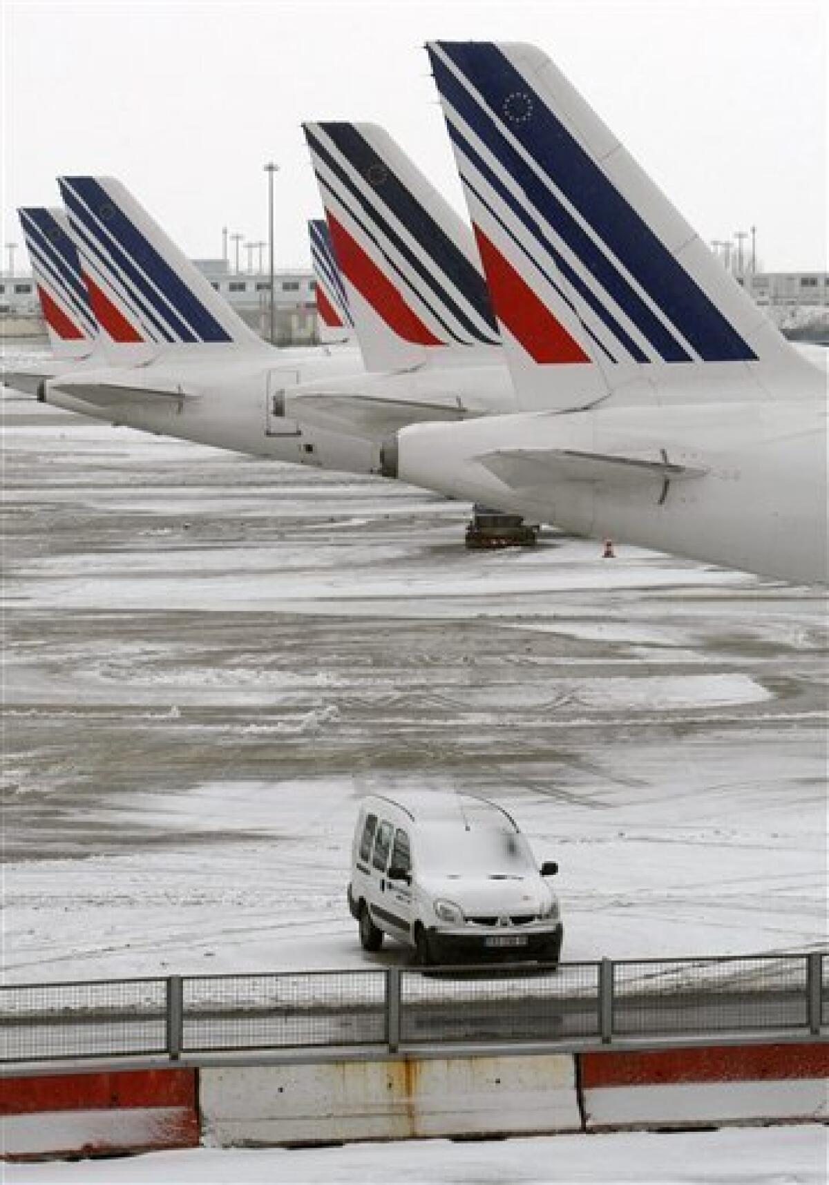 Paris' Charles de Gaulle 'rudest airport in Europe