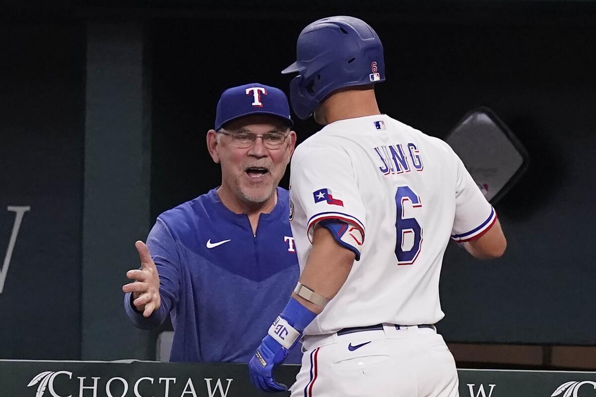 Bruce Bochy introduced by Texas Rangers