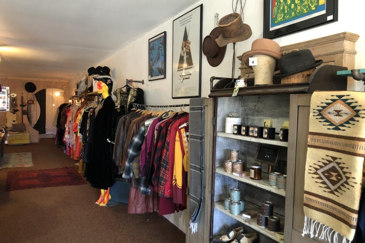 Retail Store Interior Design: Open Air Vintage Clothing Store