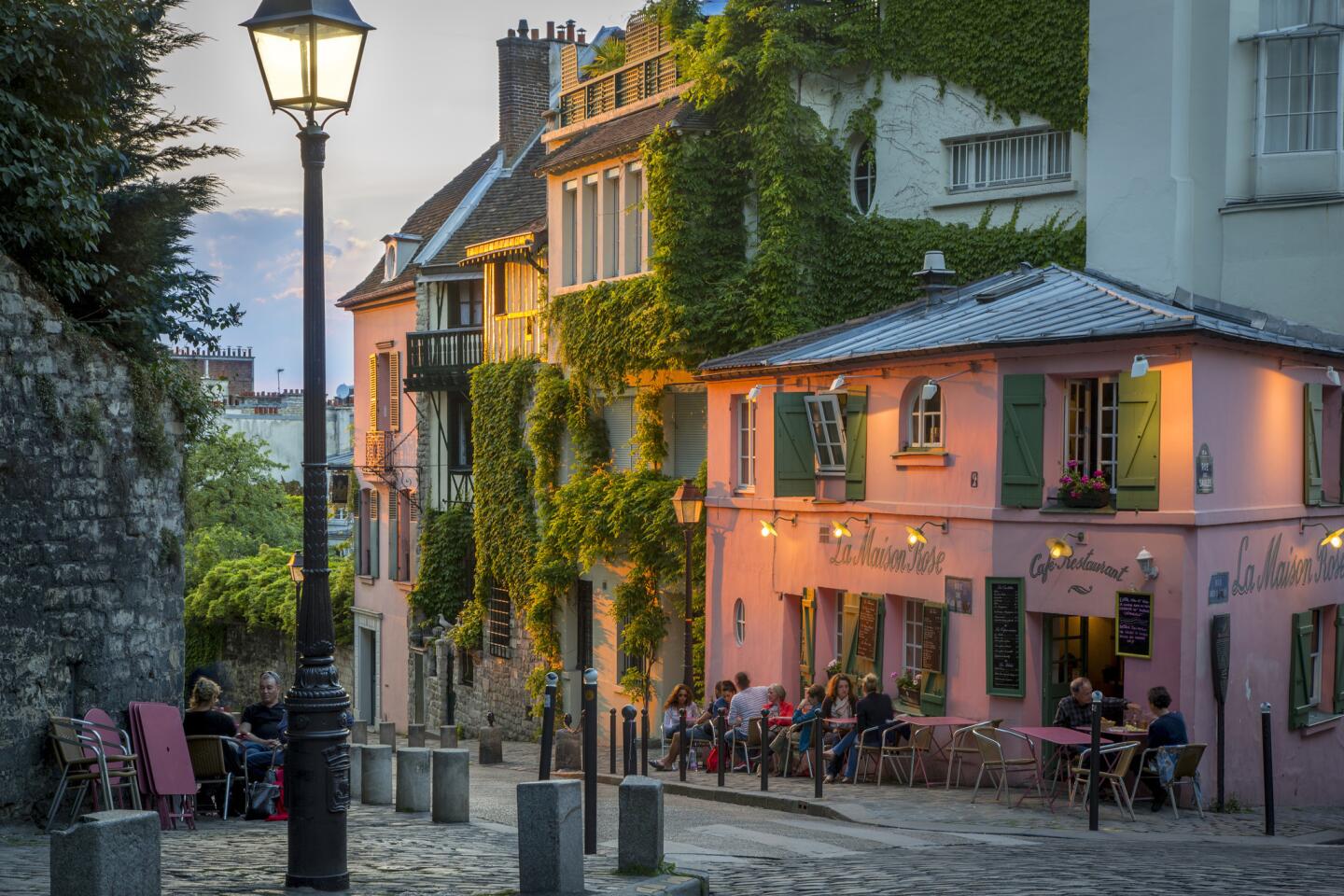 An expat's guide to being an American in Paris
