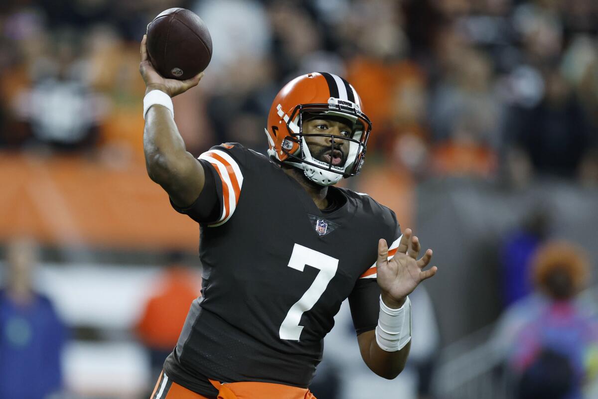 Cleveland Browns quarterback Jacoby Brissett (7) looks to pass during the first half of an NFL football game against the Cincinnati Bengals in Cleveland, Monday, Oct. 31, 2022. (AP Photo/Ron Schwane)
