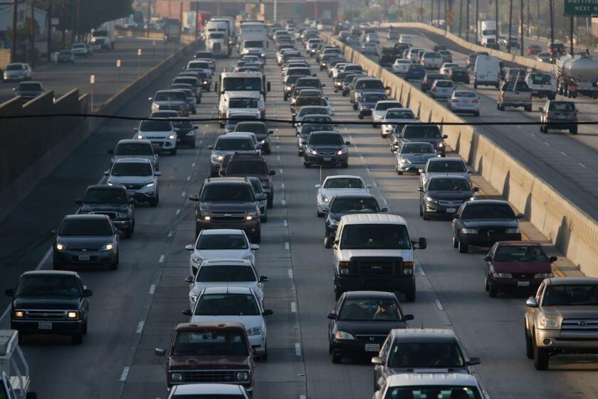 LOS ANGELES, CA FEB. 5, 2015: Traffic moves slowly southbound on the I-5 Freeway between the 710 and 605 Freeways Thursday, Feb, 5, 2015. (Allen J. Schaben / Los Angeles Times)
