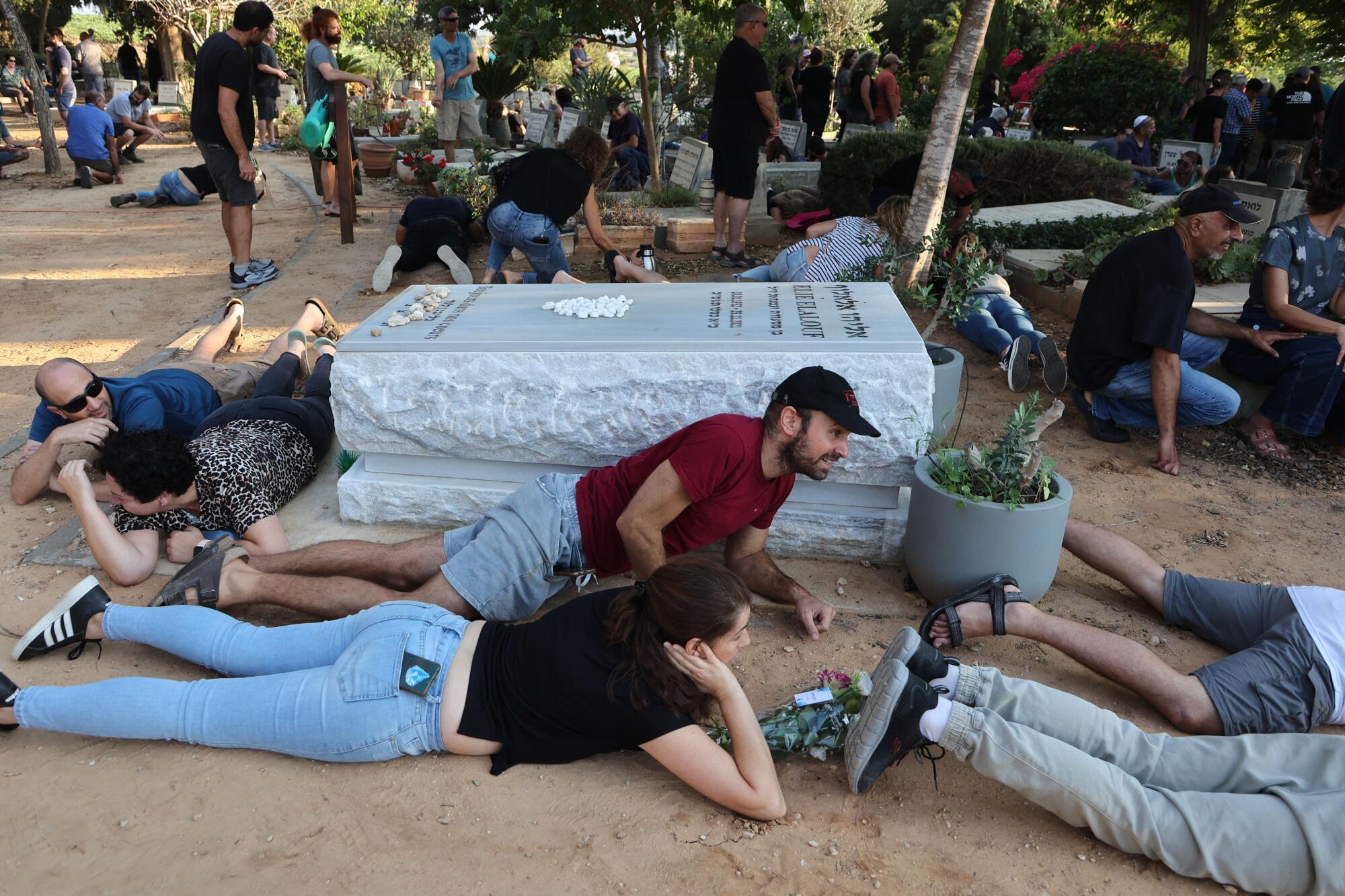 Israelis duck for cover upon hearing sirens 