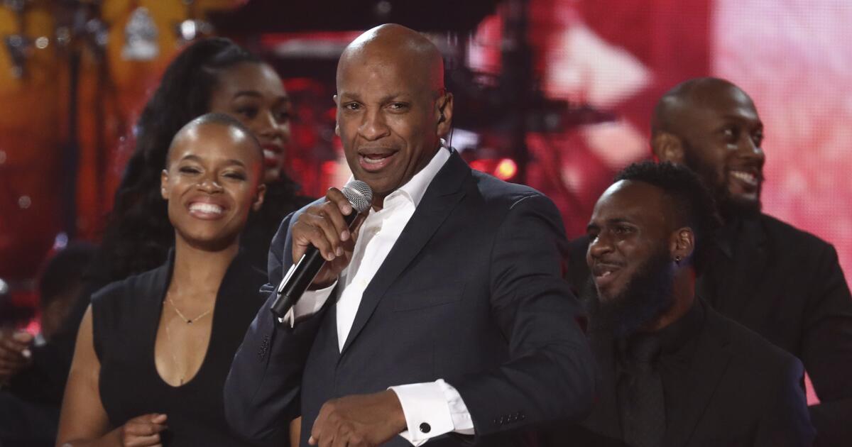 Gospelzanger Donnie McClurkin aangeklaagd wegens seksueel misbruik door assistente