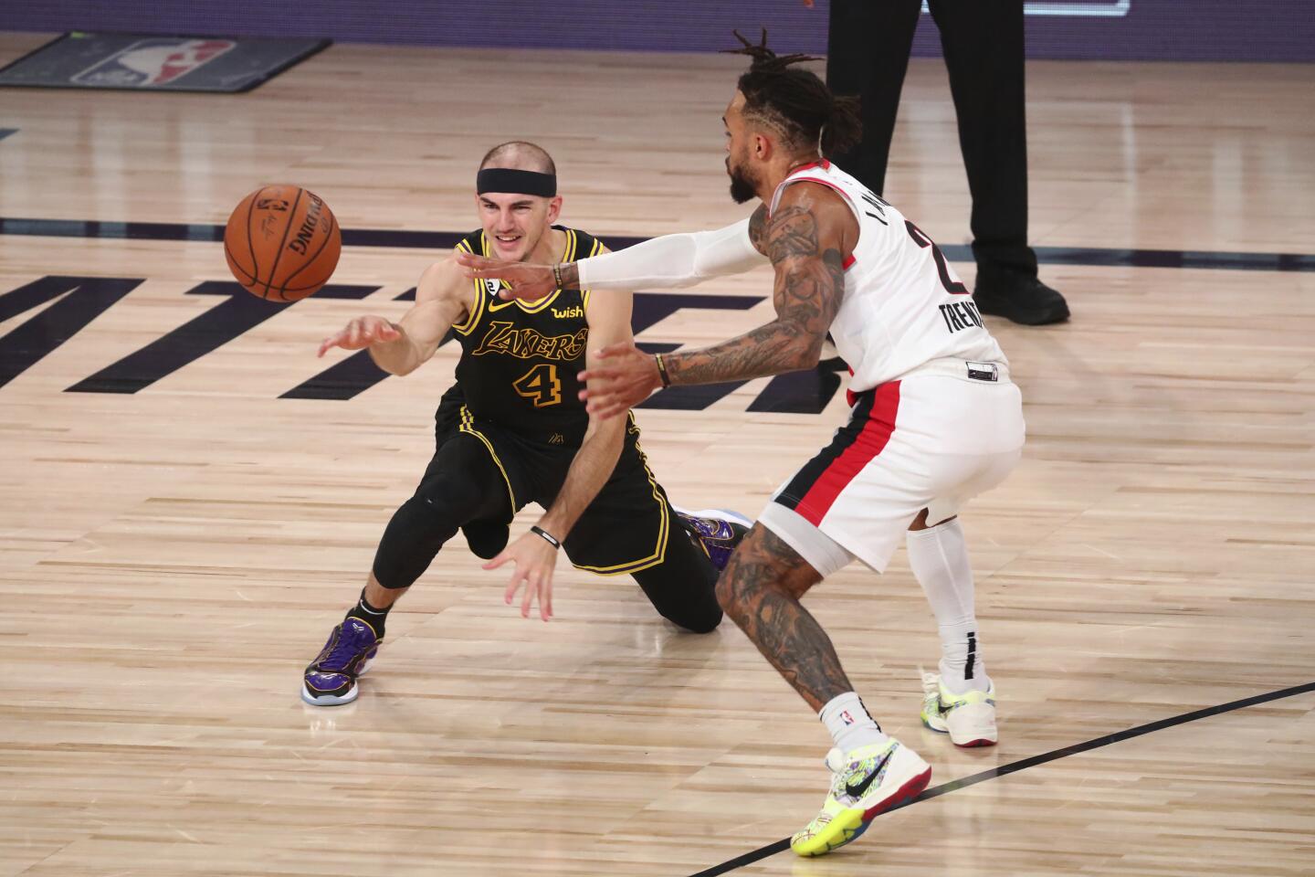 Lakers rout Blazers in Game 4 with inspiration from Kobe Bryant