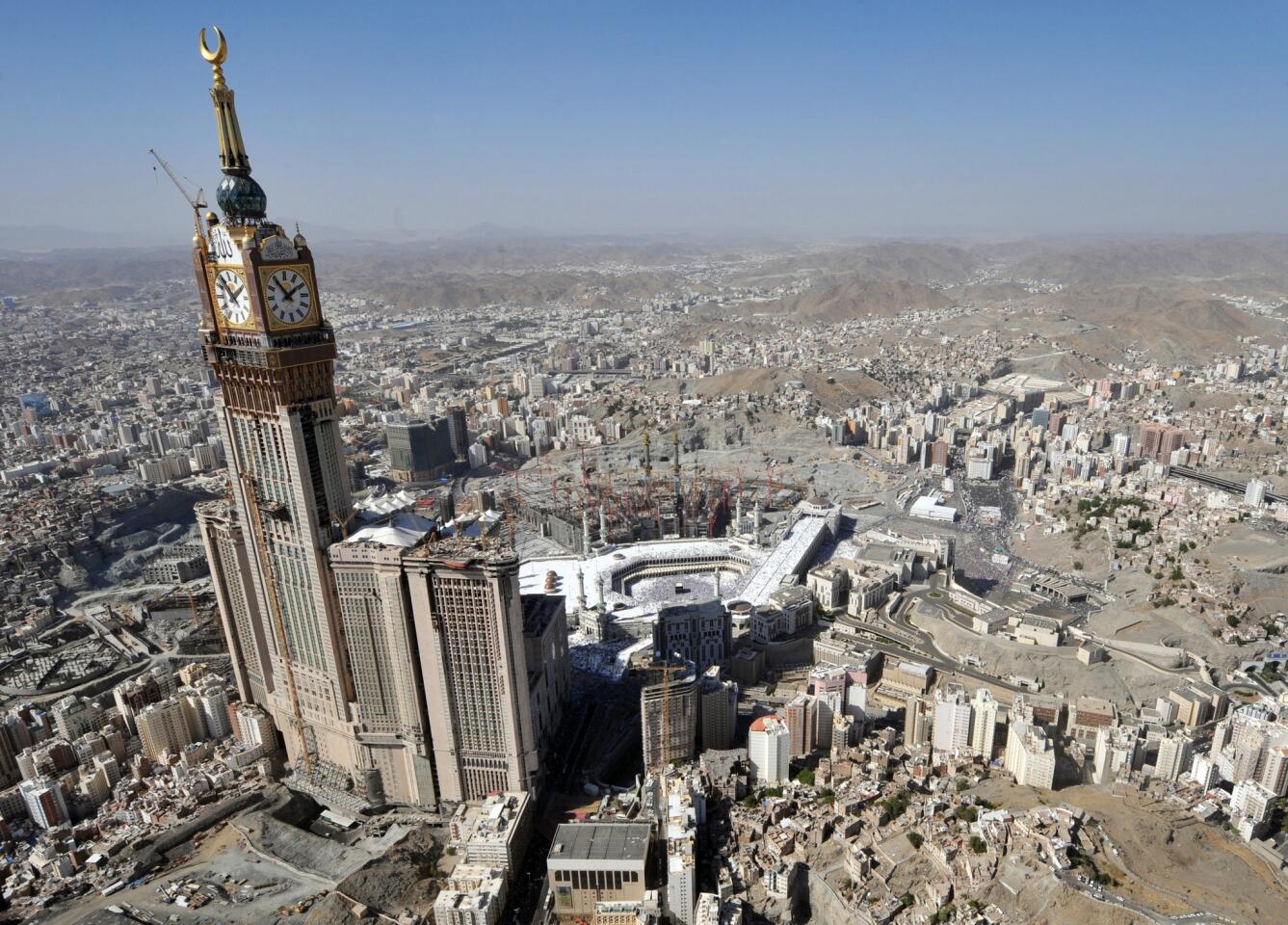 3. Abraj Al-Bait Clock Tower, Mecca (1,971 feet)