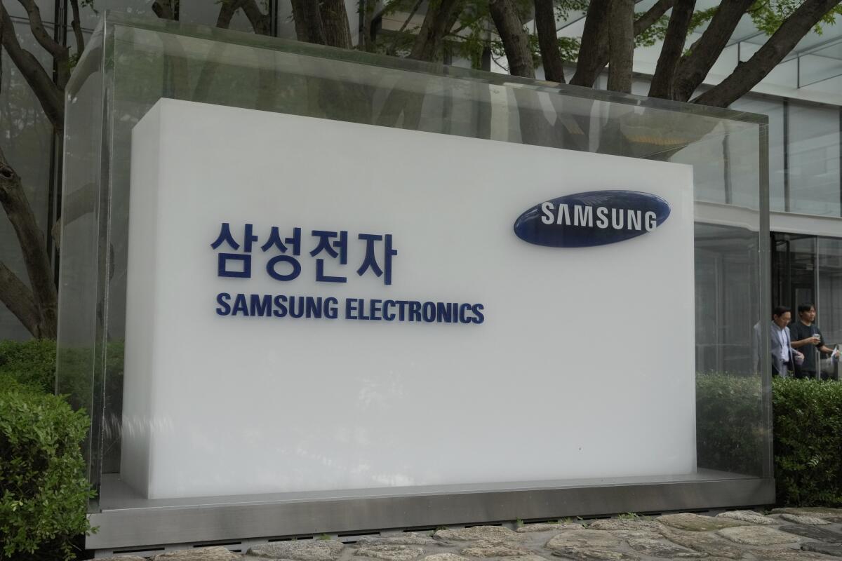 The logo of the Samsung Electronics Co. 