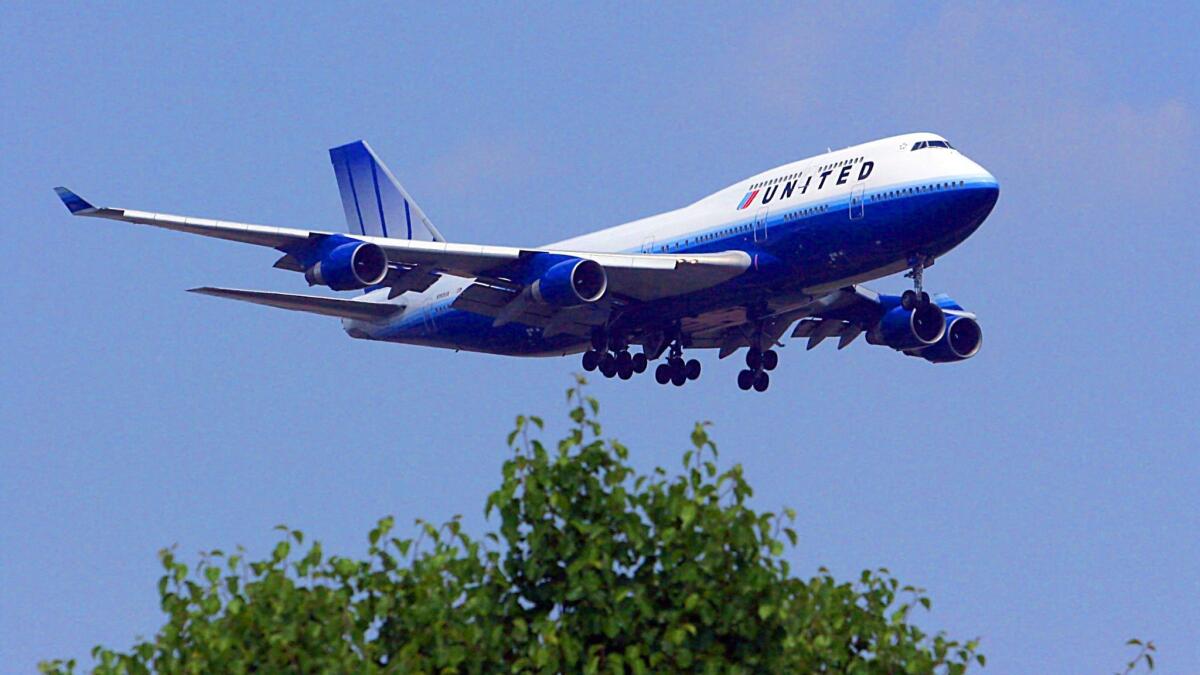 A United Airlines Boeing 747 prepares to land in 2007.