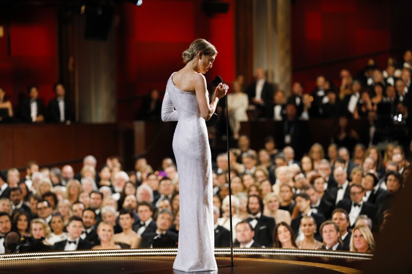 Renee Zellweger Earns Second Oscar By Channeling Judy Garland Los Angeles Times Renee Zellweger Earns Second Oscar By Channeling Judy Garland Los Angeles Times