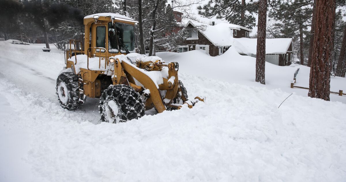 Man allegedly stole a city snowplow in Big Bear. His location was clear