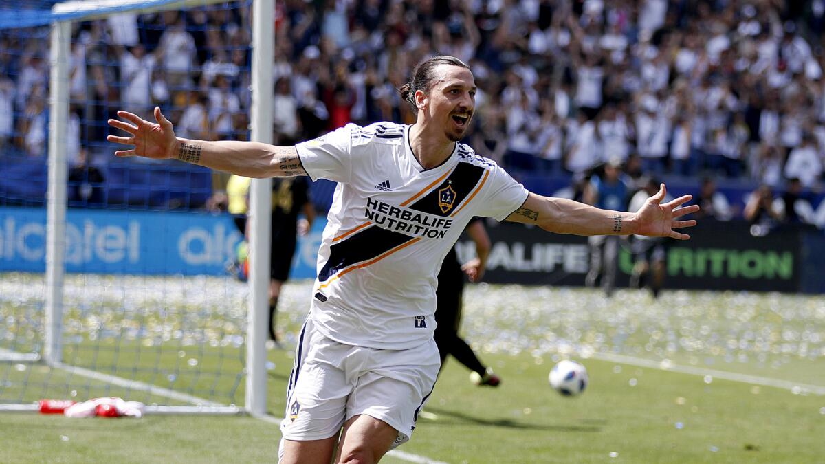 El delantero sueco Zlatan Ibrahimovic regresa a Italia en enero del 2020 sin anunciar qué club hará parte.