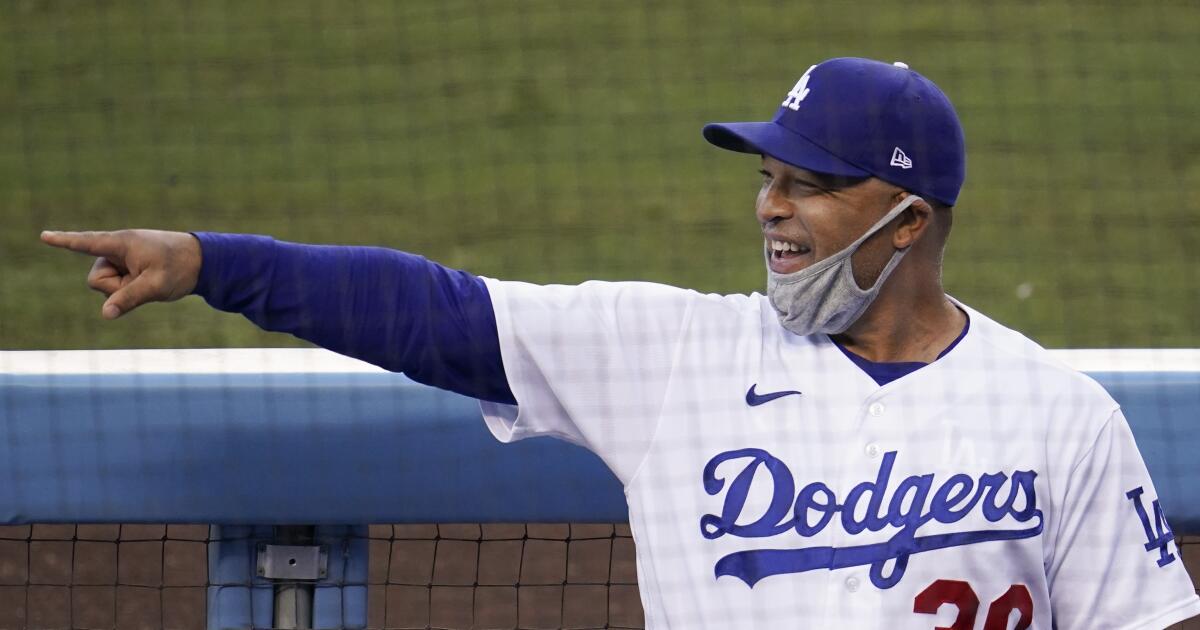 Dodgers' Dave Roberts offers worrying center field update ahead of