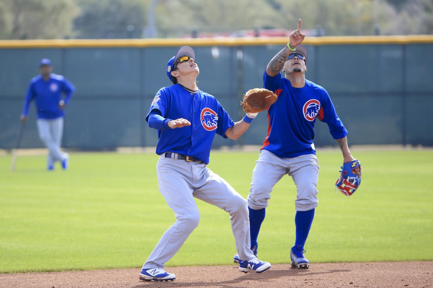 ct-cubs-arrive-at-spring-training-photos-041