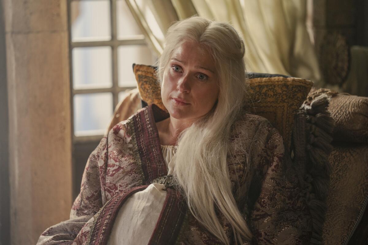 What's on TV Sunday: 'Game of Thrones' and 'Remember Me' - The New York Times