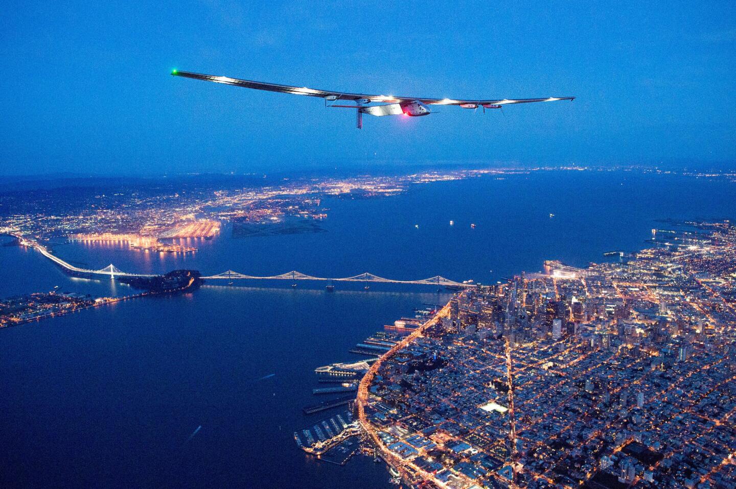 Solar plane lands in Calif.