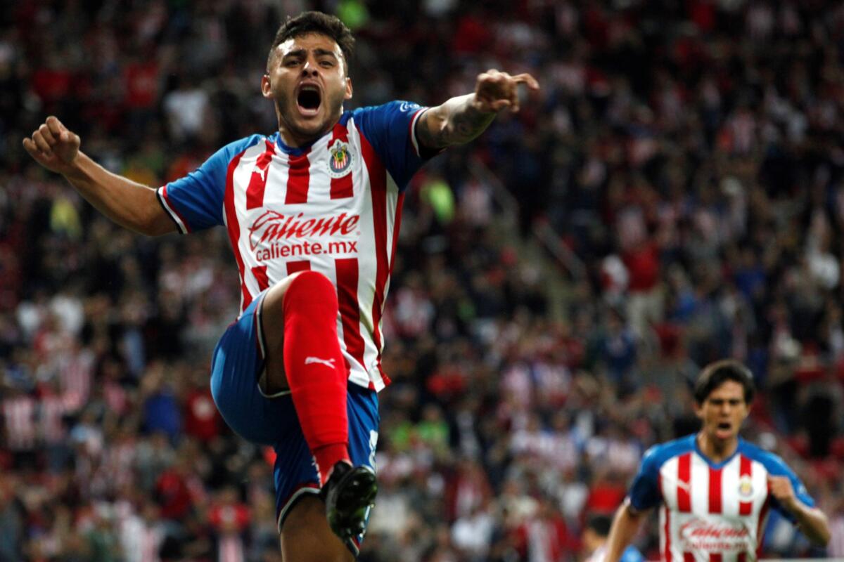 Alexis Vega afirma que está concentrado en Chivas, no en emigrar