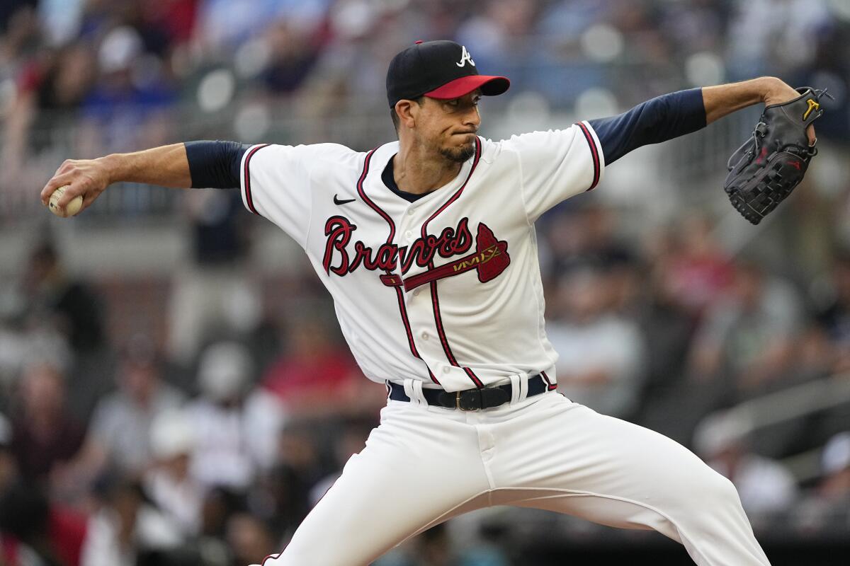 Matt Olson puts on Atlanta Braves jersey for first time