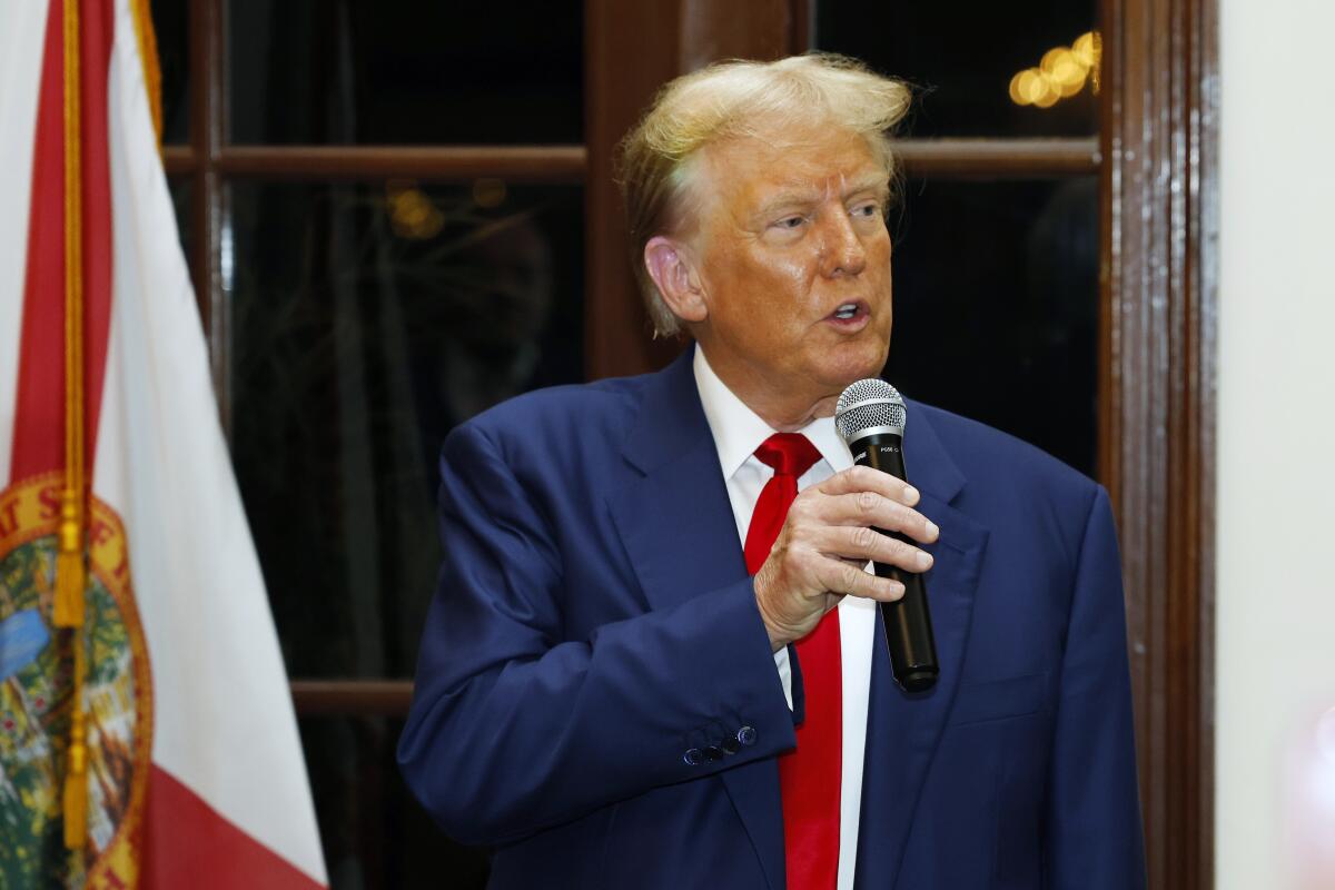 El expresidente Donald Trump durante los Club Golf Awards, el domingo 24 de marzo de 2024, en el Trump 