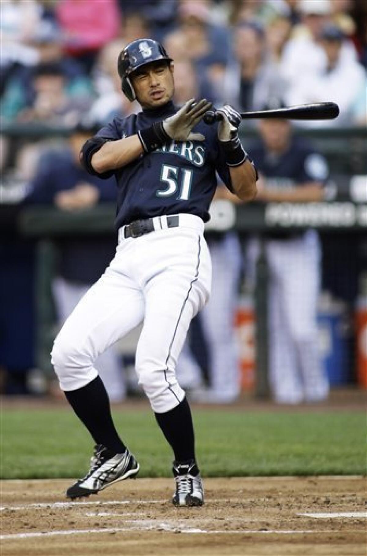 Reactions around baseball on Ichiro Suzuki