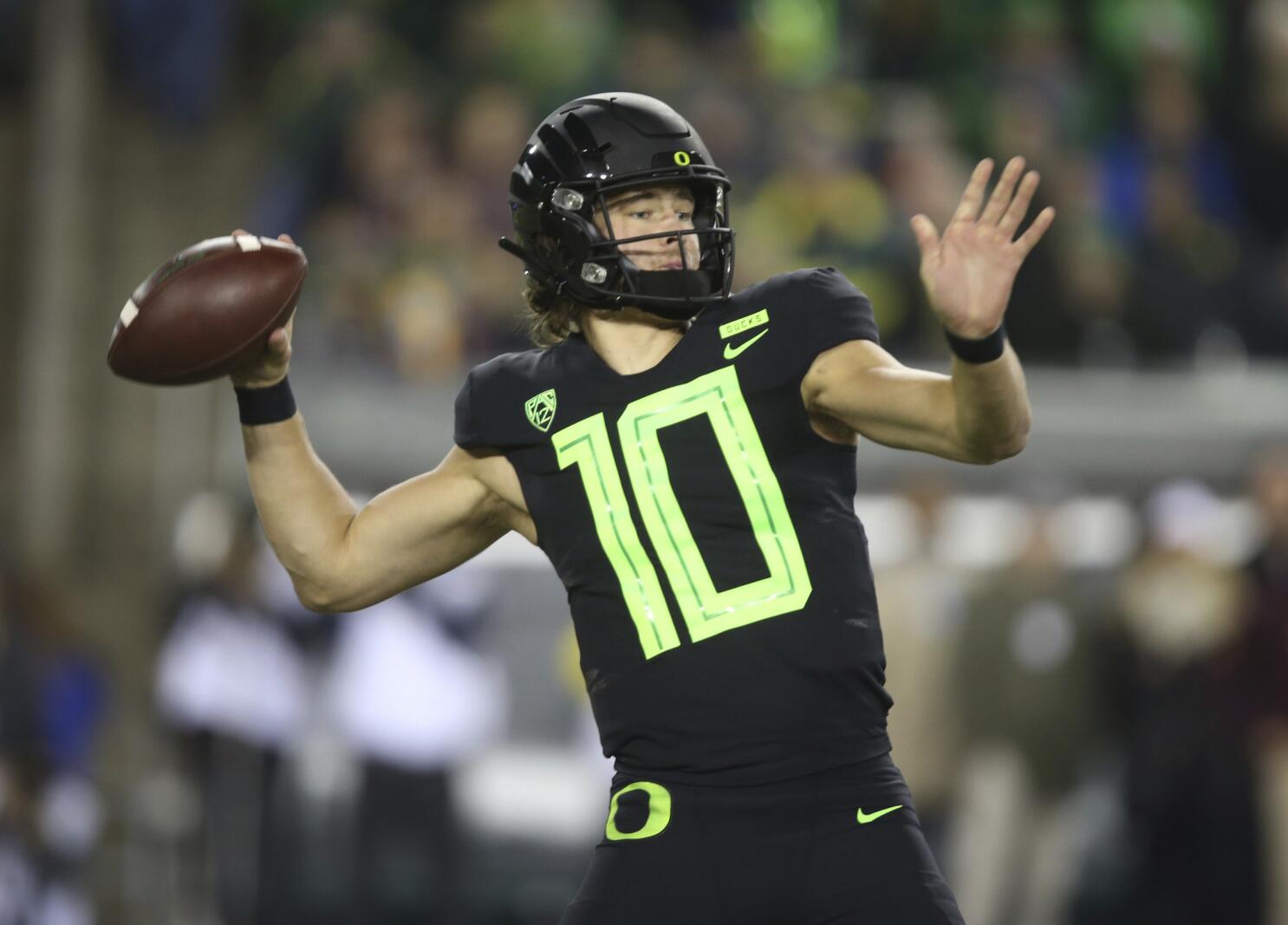 Is Oregon QB Justin Herbert the right fit for Chargers? - Los