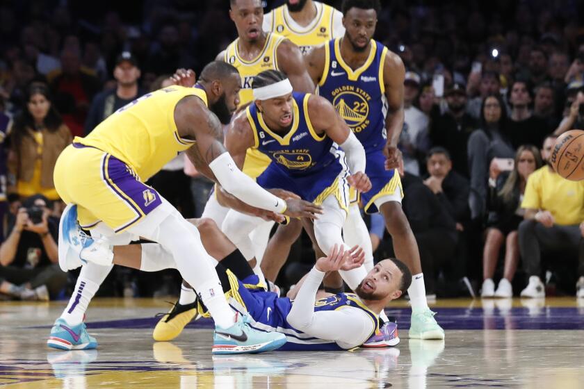 Lakers: Lonnie Walker IV impresses in preseason loss - Los Angeles Times