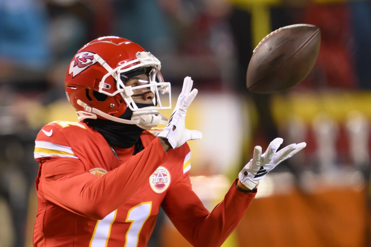 Kansas City Chiefs wide receiver Marquez Valdes-Scantling makes a catch during warmups.