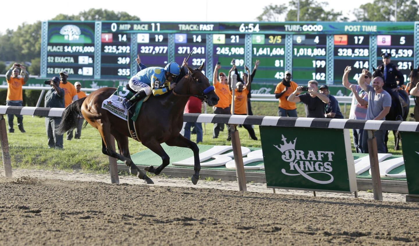 Terminó la racha sin que un caballo conquistara la Triple Corona: el mexicano Víctor Espinoza montado en American Pharoah lo consiguió.