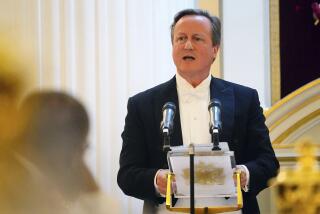 El secretario de relaciones exteriores británico David Cameron en un evento en Londres, el 9 de mayo de 2024. (Victoria Jones/PA via AP)