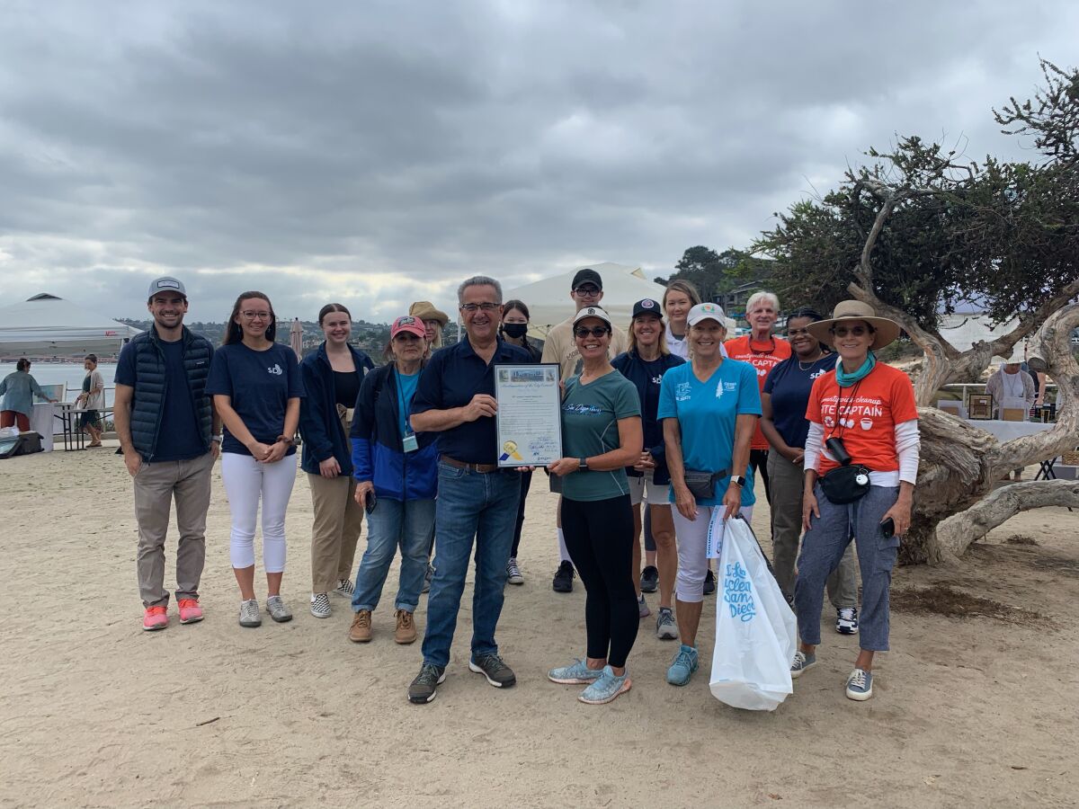 Joe LaCava with I Love a Clean San Diego board member Denise Price, Coastal Cleanup Day captains and Sierra Club docents