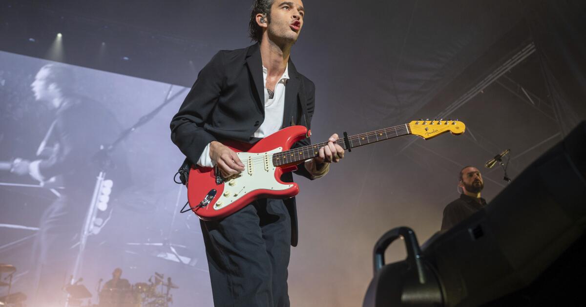 Matty Healy apologizes for his recent controversies as the 1975 plays the ...