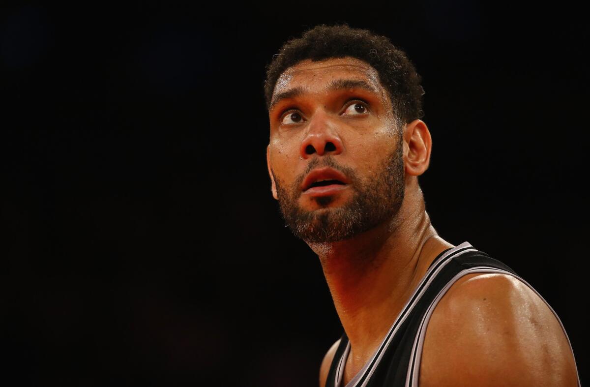 Tim Duncan had 17 points with eight rebounds in the San Antonio Spurs' loss to the New York Knicks, 104-100.