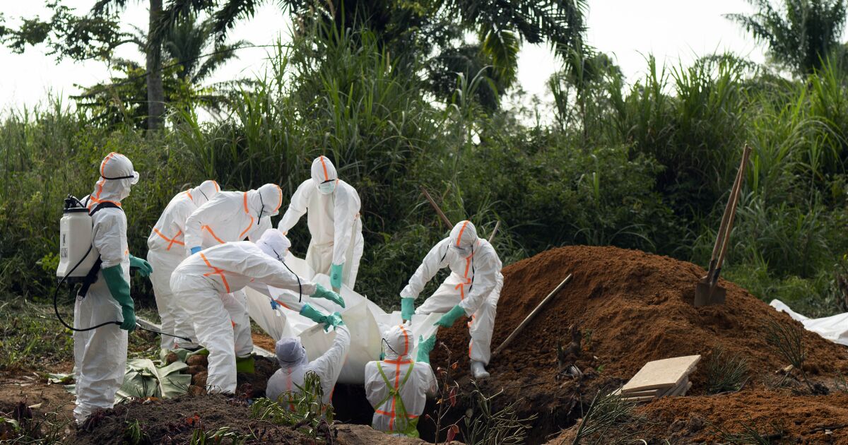 Uganda confirms 7 cases of Ebola and seeks to halt the outbreak