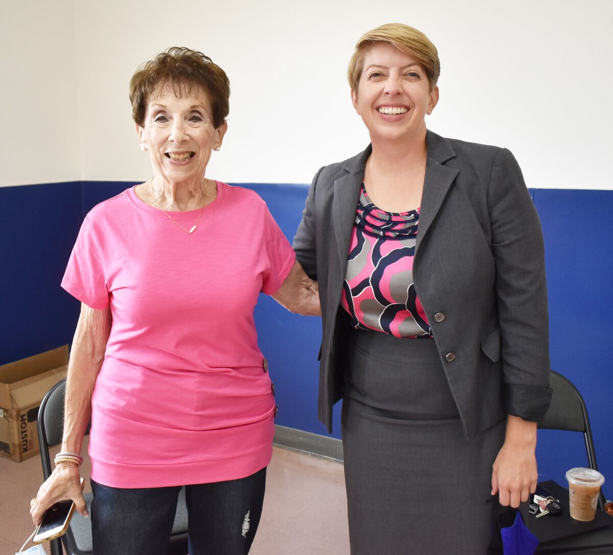 Linda Simon with San Diego City Councilwoman Marni von Wilpert in September 2021.