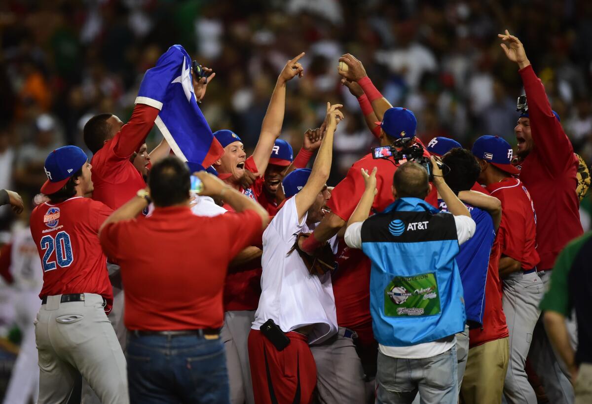 SERIE DEL CARIBE: Puerto Rico vence a México y celebra después de 17 años.