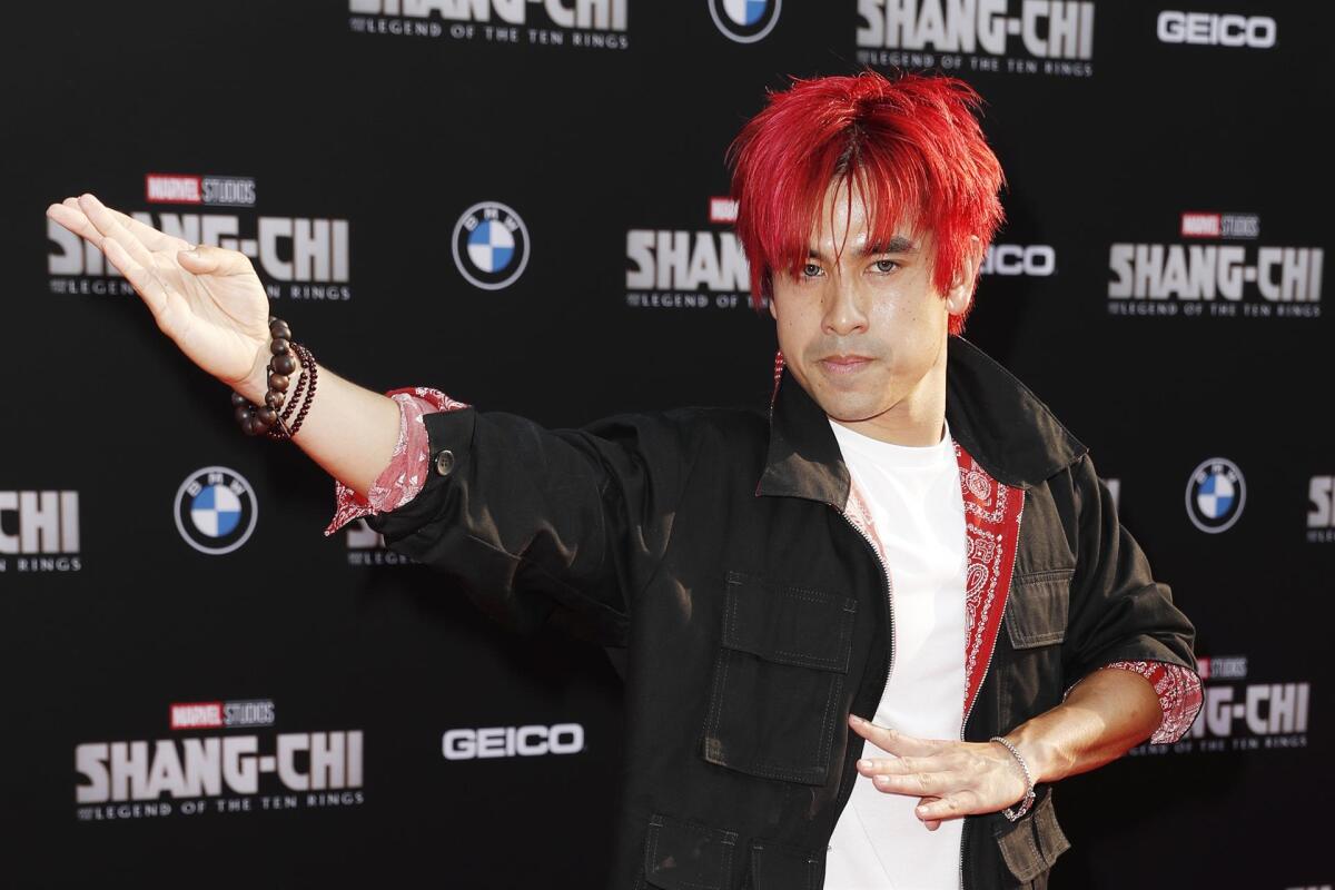 Andy Le en la alfombra roja de 'Shang-Chi and the Legend of the Ten Rings' en El Capitan Theatre de Hollywood.