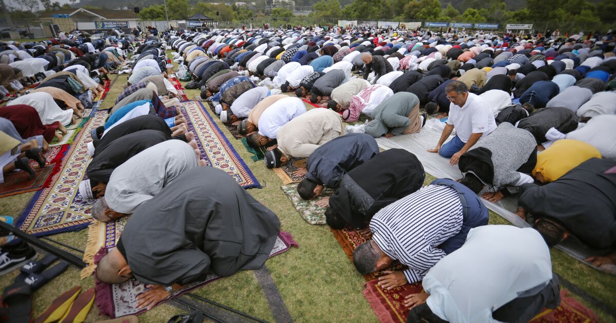 Los musulmanes del condado de San Diego celebran el fin del Ramadán, el