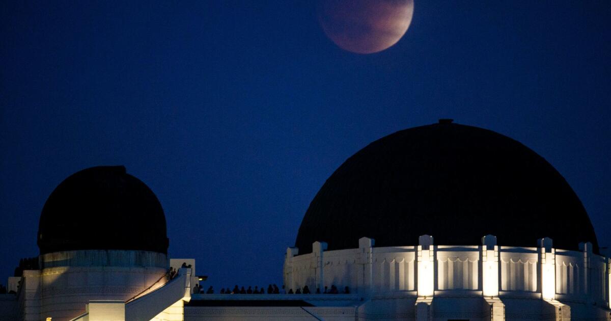 Rare 'super blue moon' rises Wednesday night. How to see it - Los Angeles  Times