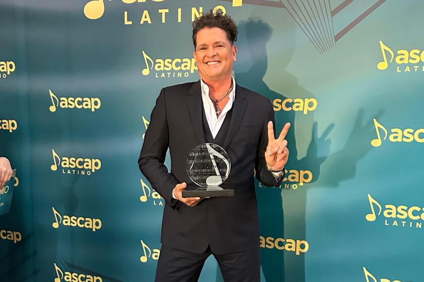 Carlos Vives recibe reconocimiento de Ascap en Miami.