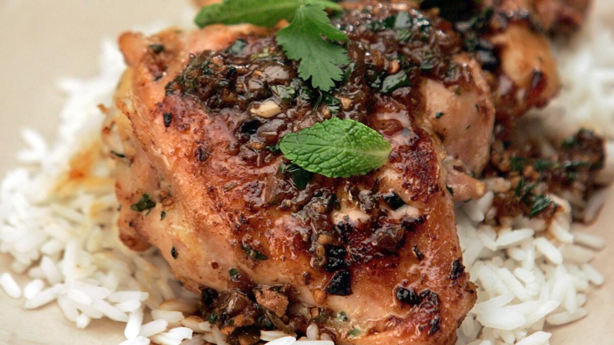 Recipe: Pan-fried spicy chicken with mint and ginger (Ga chien)