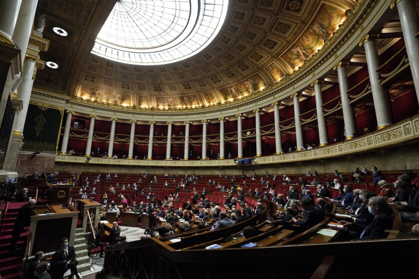 Foto tomada el 4 de enero de 2022 de la Asamblea Nacional, el parlamento de Francia, en París. (Foto AP/Francois Mori)