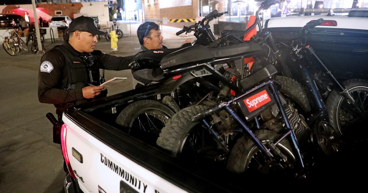 O ataque desencadeia violência contra adolescentes e-bikers em South Bay O ataque desencadeia violência contra adolescentes e-bikers em South Bay