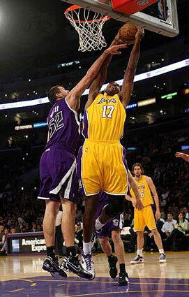 Sacramento Kings at Lakers