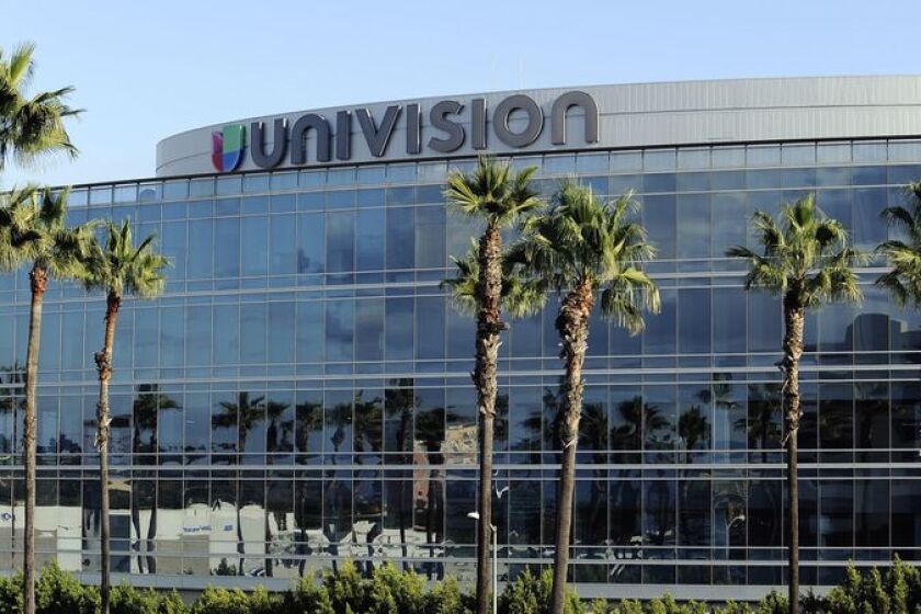 Las oficinas de Univision Communications en Los Ángeles fueron vendidas para recaudar fondos y pagar deudas. (Mariah Tauger / Associated Press)