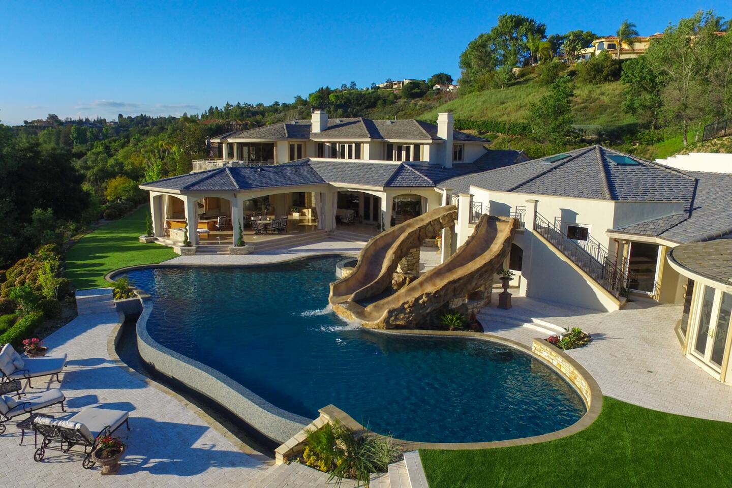 Lakers #39 Anthony Davis lists SoCal house for $8 million Los Angeles Times